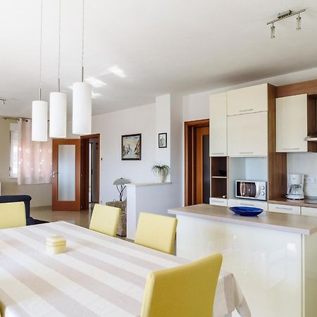 Apartman Niko Kaštela Екстериор снимка