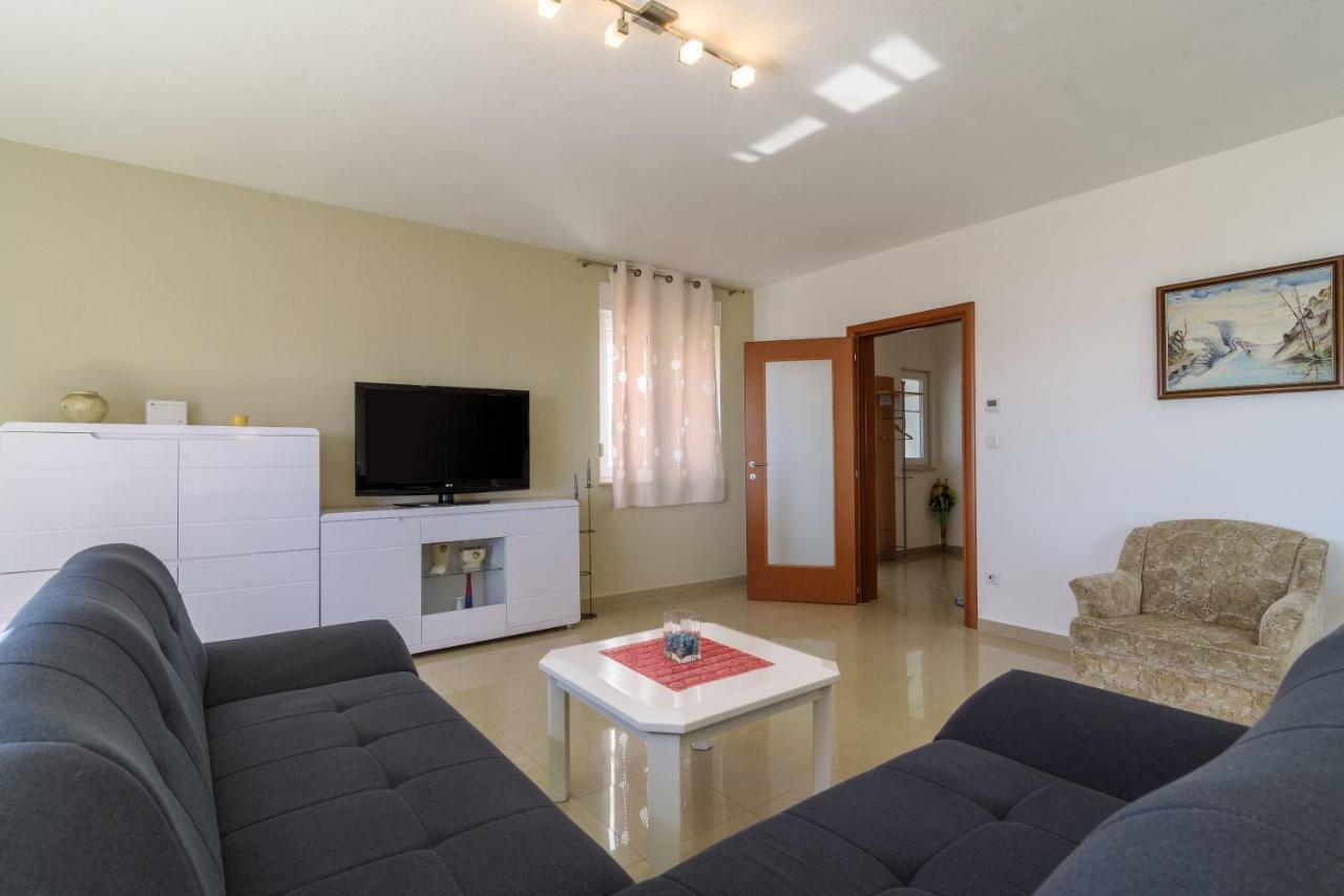 Apartman Niko Kaštela Екстериор снимка
