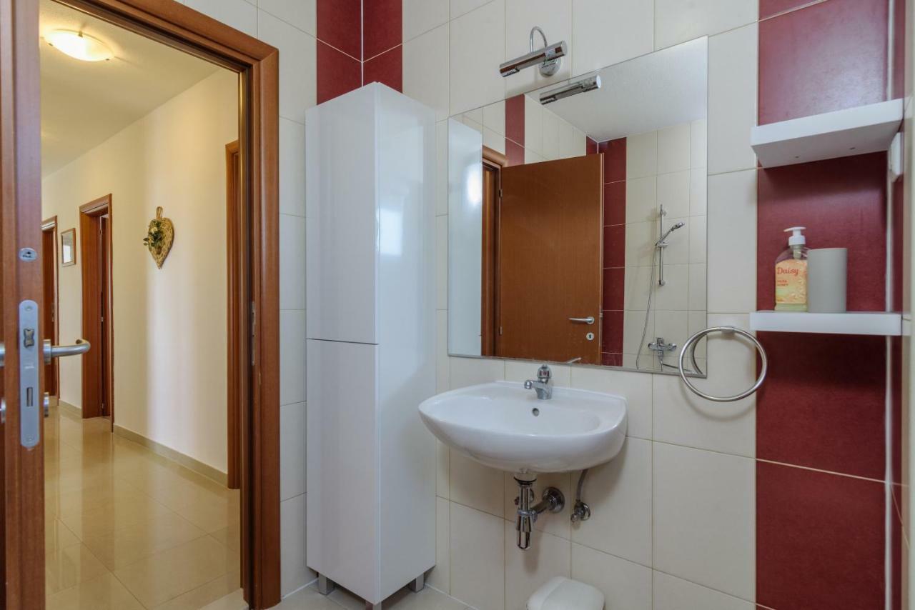Apartman Niko Kaštela Екстериор снимка