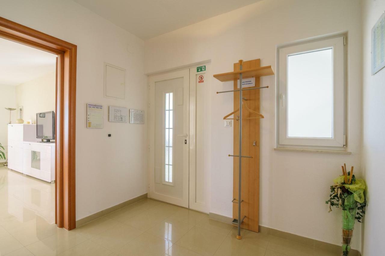 Apartman Niko Kaštela Екстериор снимка
