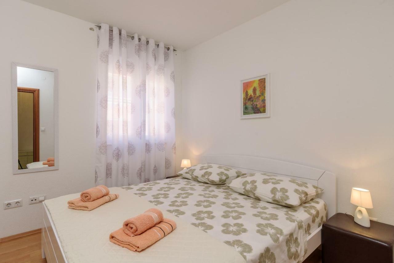 Apartman Niko Kaštela Екстериор снимка